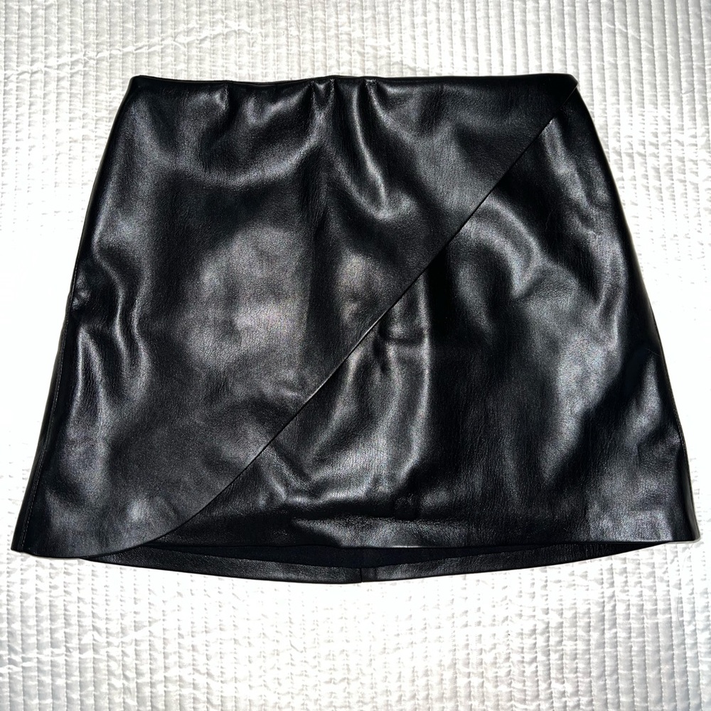 Alice + Olivia Dasia Vegan Leather Asymmetrical Mini Skirt